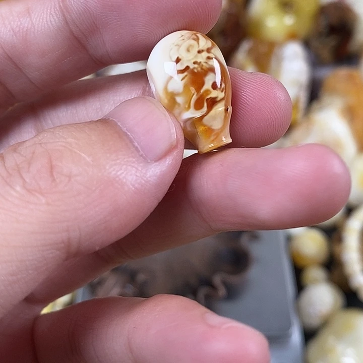 未镶嵌琥珀裸石我