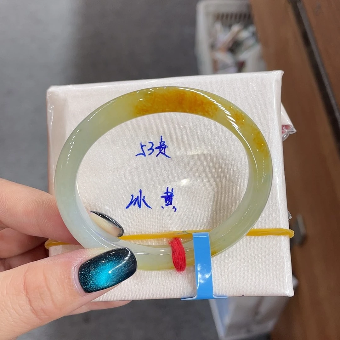 翡翠手镯未镶嵌缅甸天然翡翠