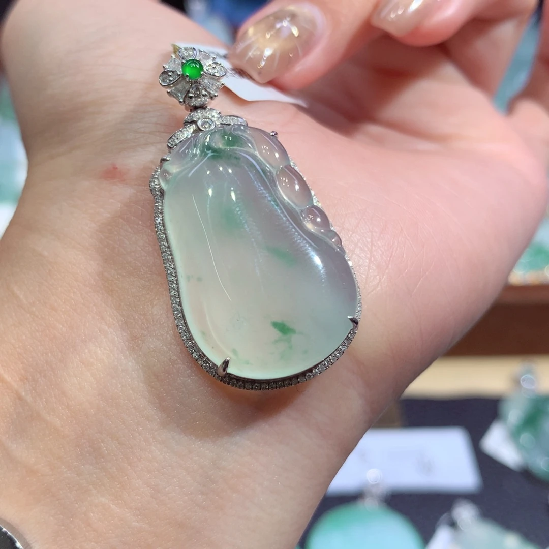 吊坠(不含链)18K金镶嵌翡翠