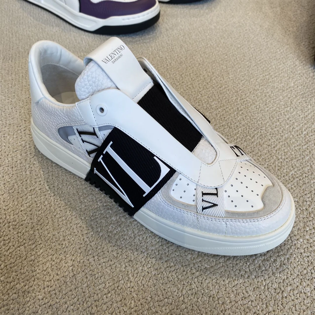 全新未使用 Valentino/华伦天奴 爆款男士休闲鞋