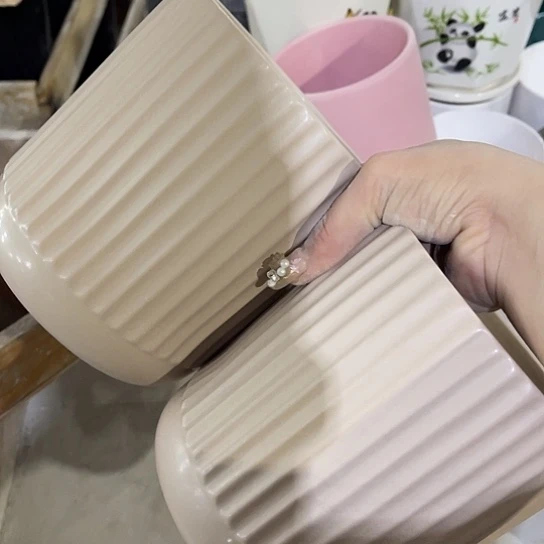 多肉绿植陶瓷花盆9.9包邮，有孔