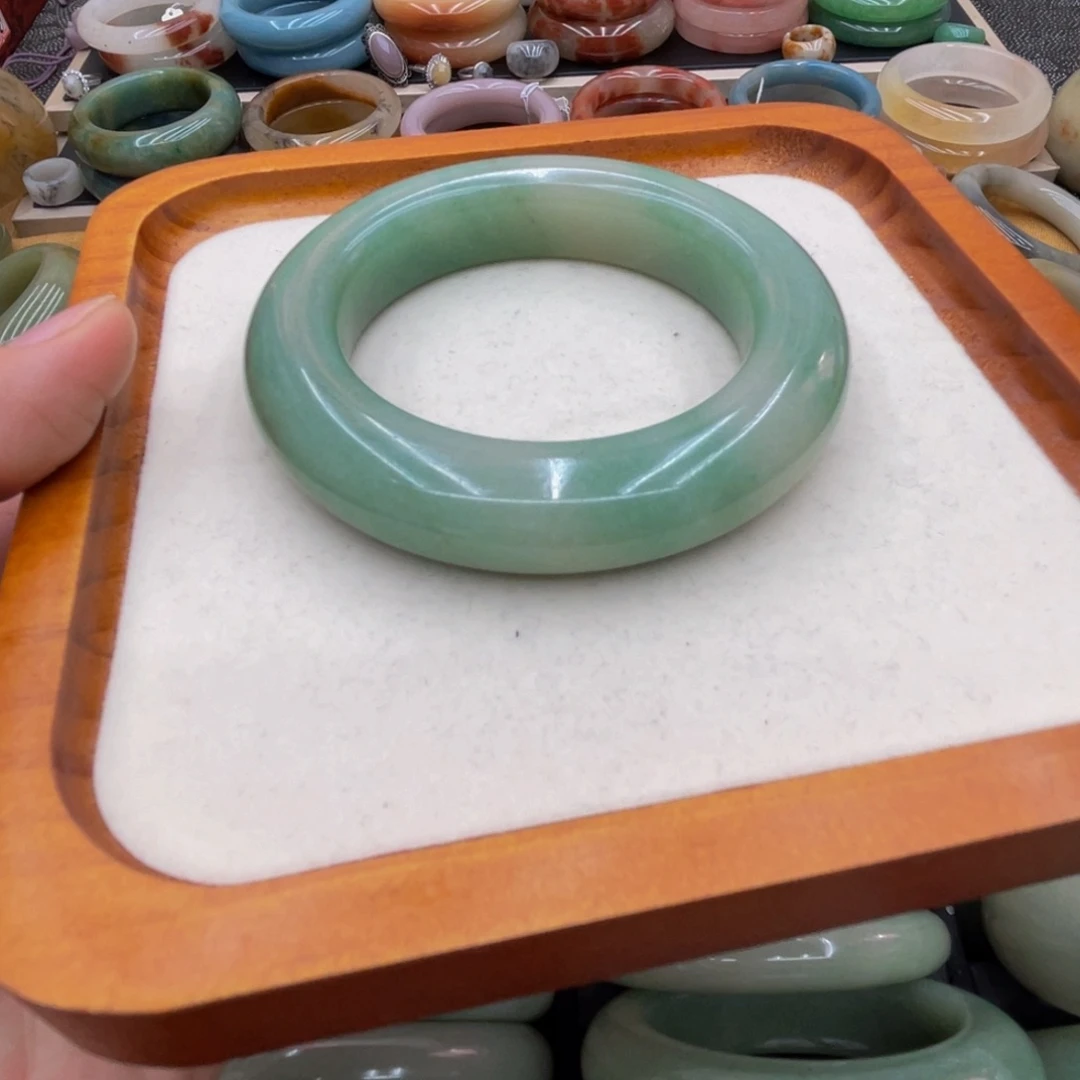 石英岩玉未镶嵌圈口54