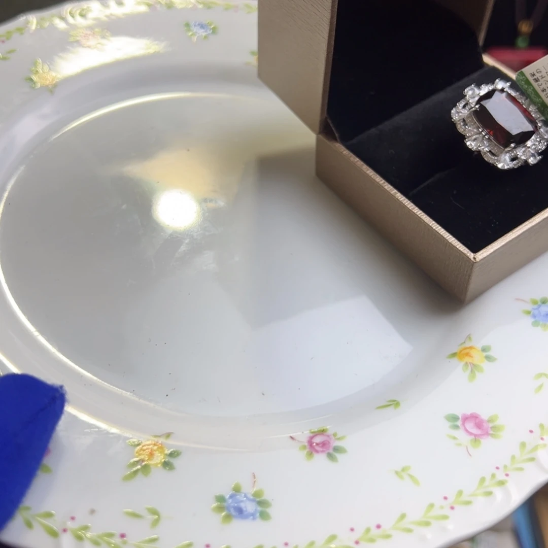 金银珠宝玉石镶嵌的建盏