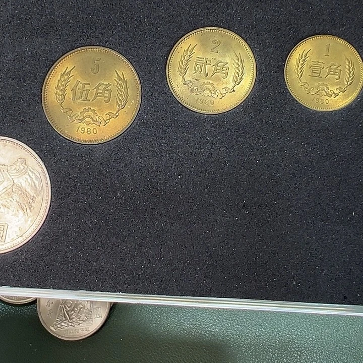 其他普通金属1980年长城套装