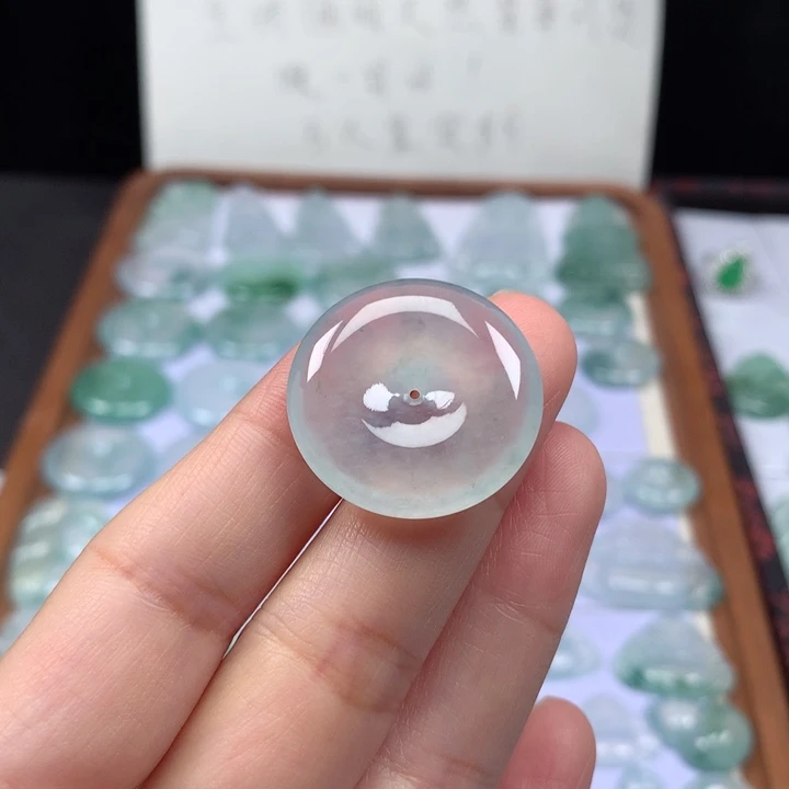 颈饰未镶嵌翡翠冰种平安扣