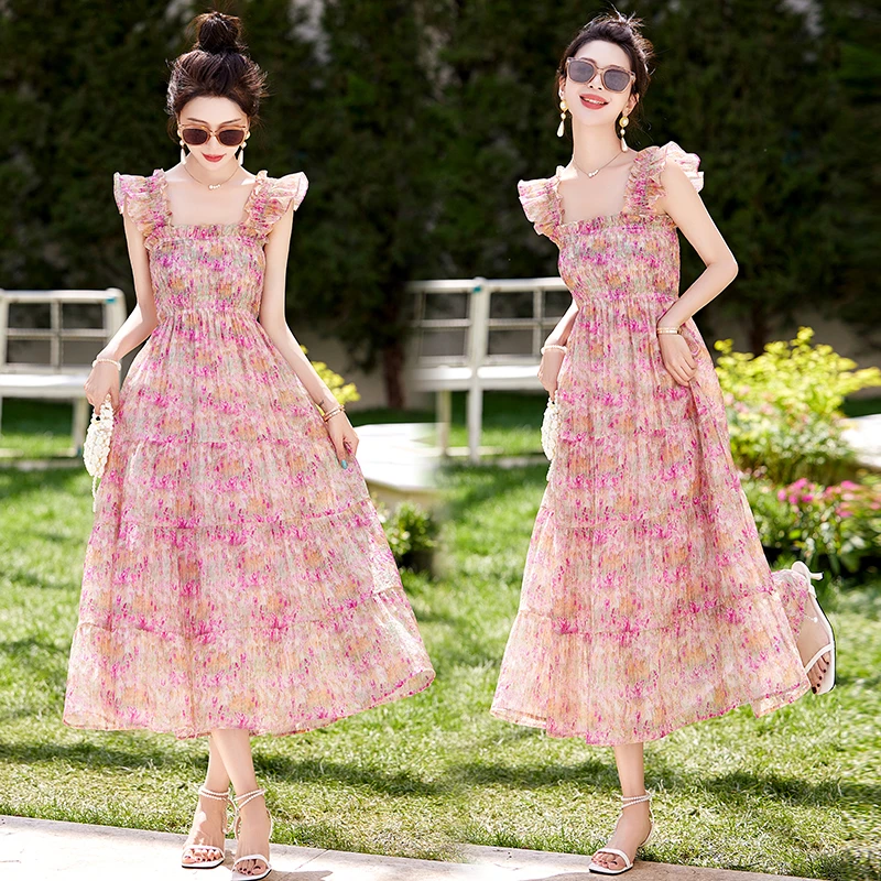 财阀千金法式小飞袖碎花收腰显瘦遮肉甜美减龄海边度假吊带连衣裙