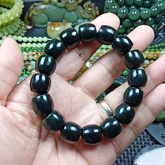 和田玉未镶嵌手串