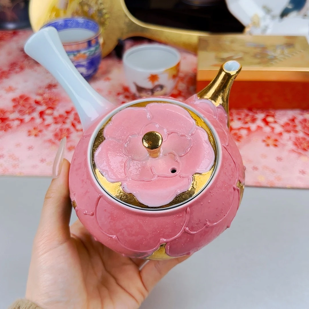 他家茶具瓷器真美！