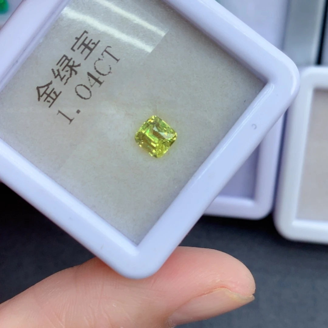 未镶嵌1.04克拉裸石金绿宝石