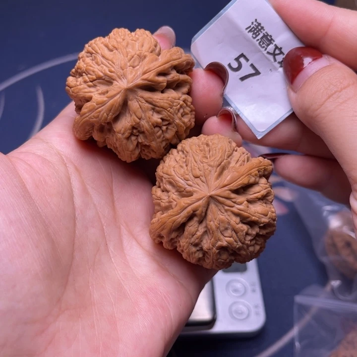 文玩核桃把件粗筋45.57