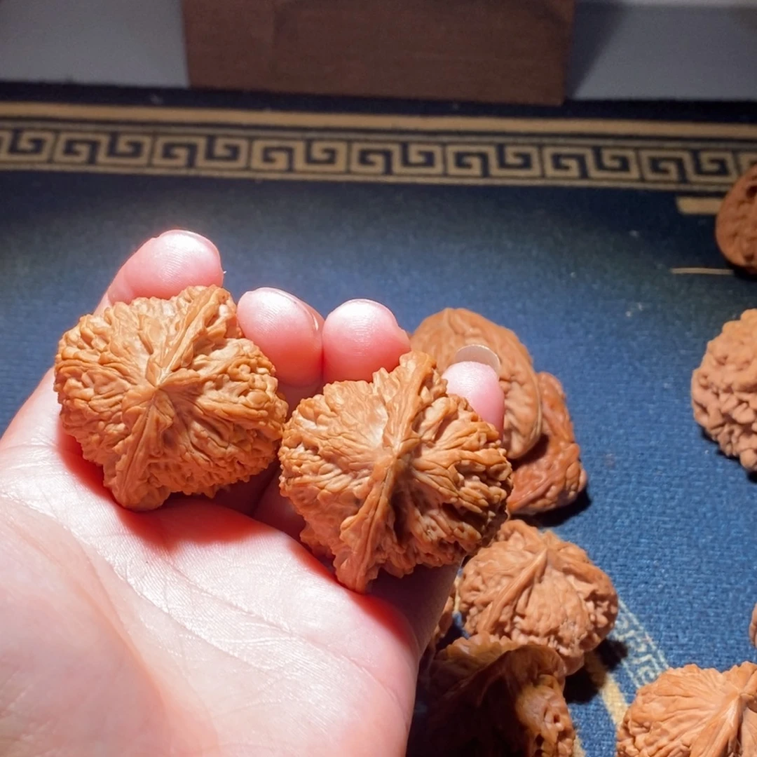 文玩核桃吊坠全品无修南江一对