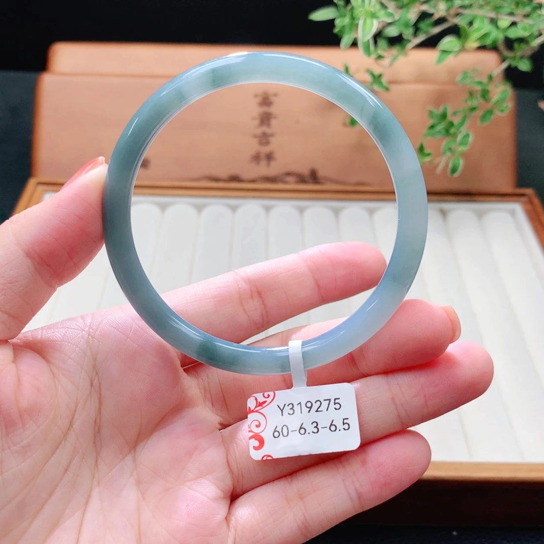 未镶嵌手镯（圆镯）翡翠