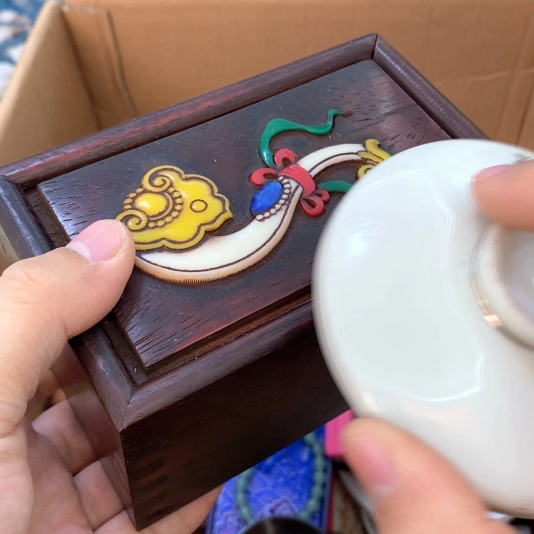 瓷片哈哈哈哈哈哈哈