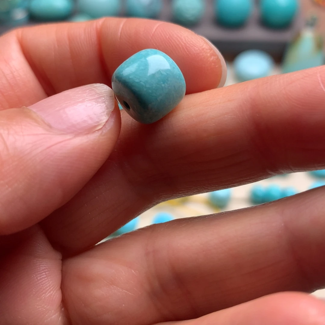 绿松石未镶嵌颈饰