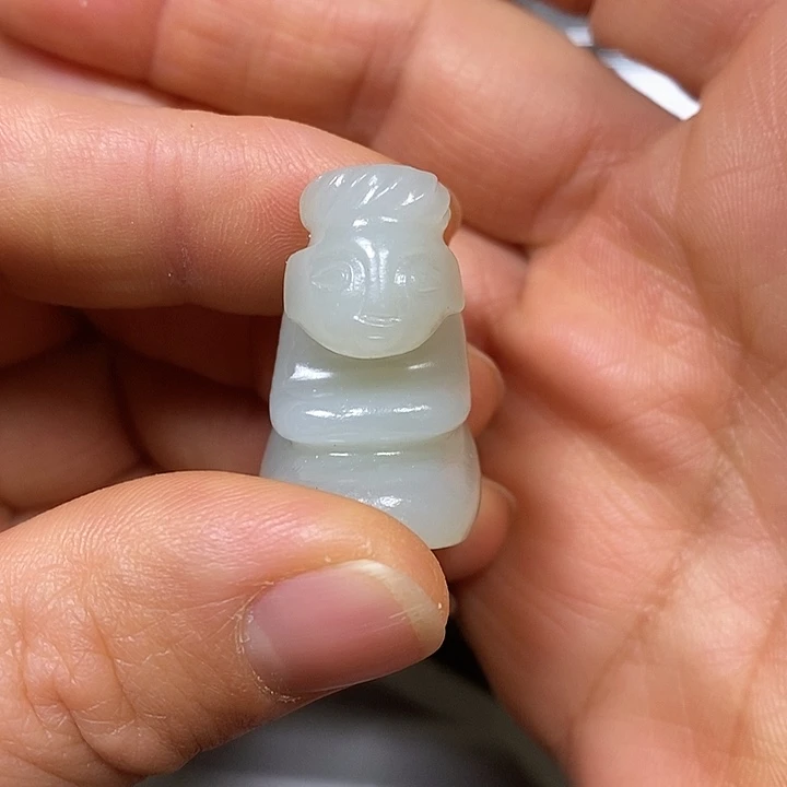 颈饰未镶嵌和田玉斋**子