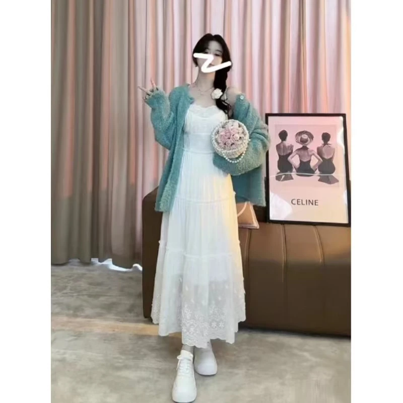 纯欲甜辣风白蕾丝吊带连衣裙女海边夏季新款茶歇法式气质长裙