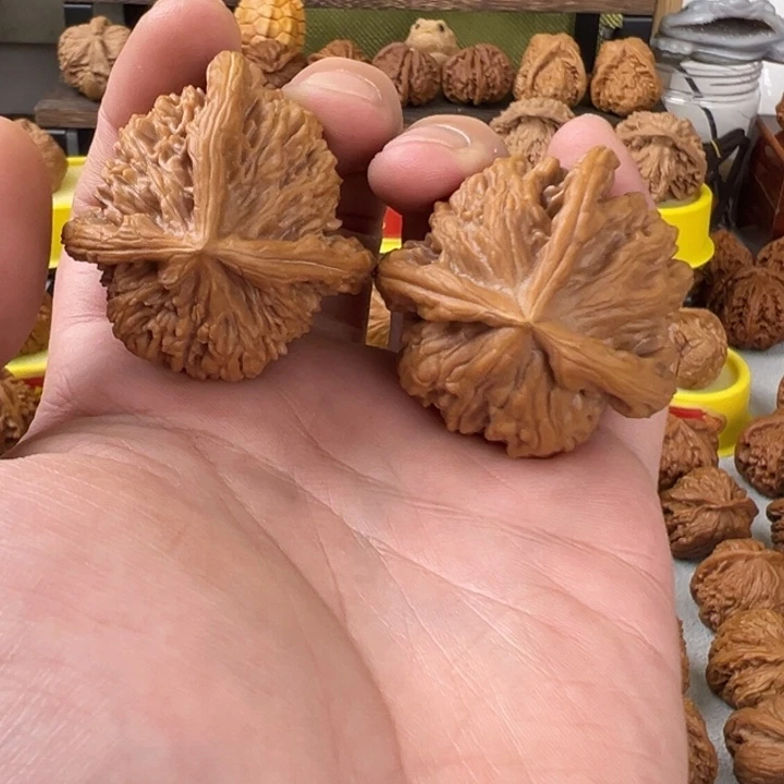 文玩核桃吊坠39尺四座楼正丁