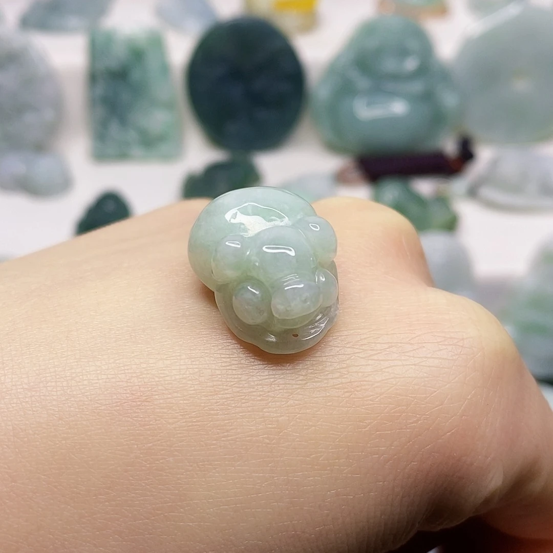 翡翠颈饰未镶嵌吊坠