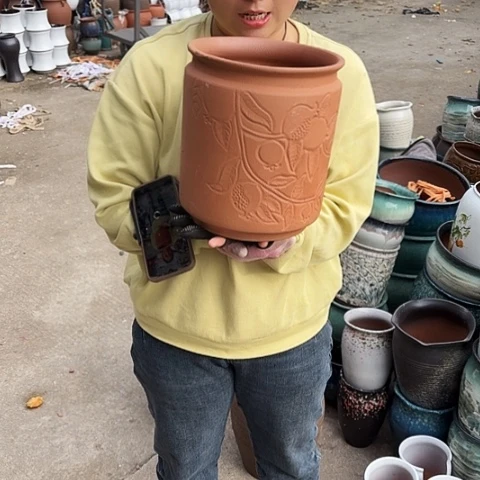 口21高24瑕疵一个。