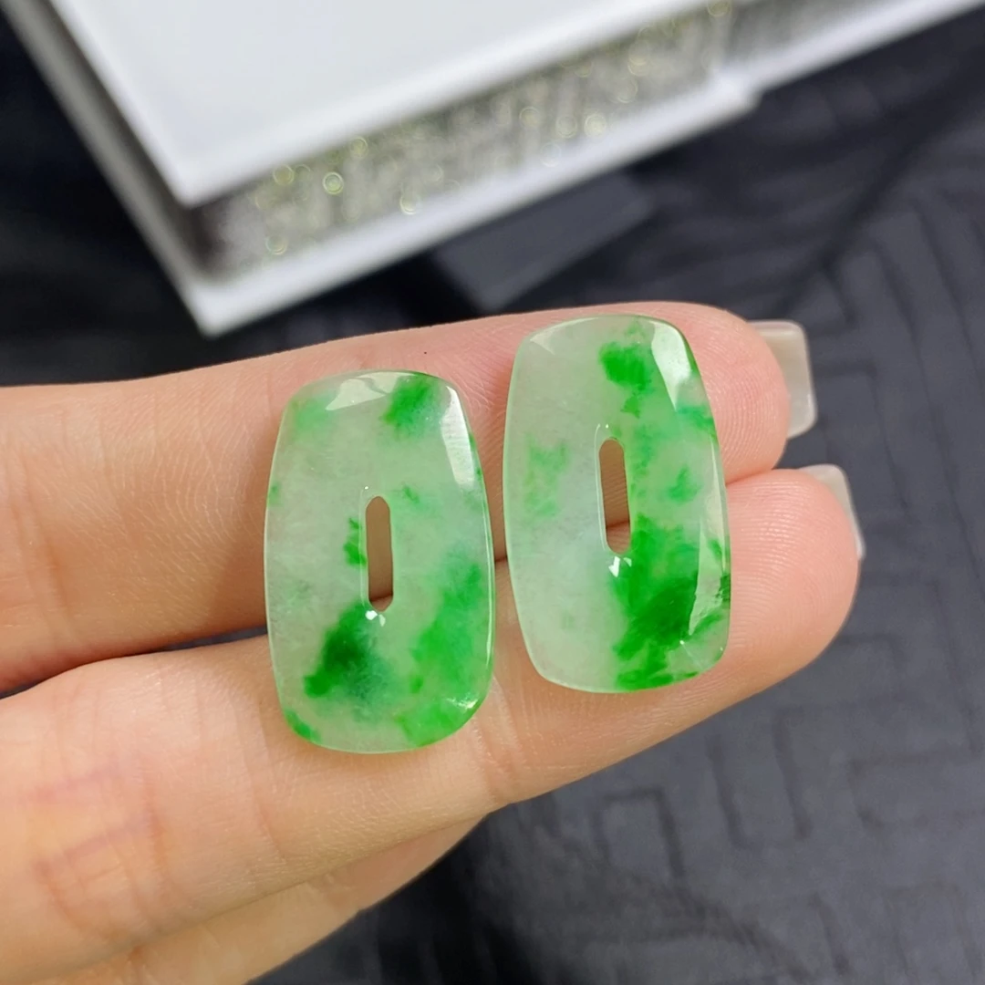 翡翠未镶嵌耳饰飘花方糖