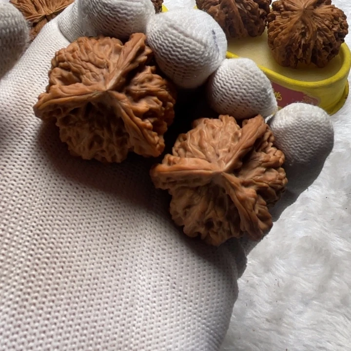 把件桃核盘山三棱