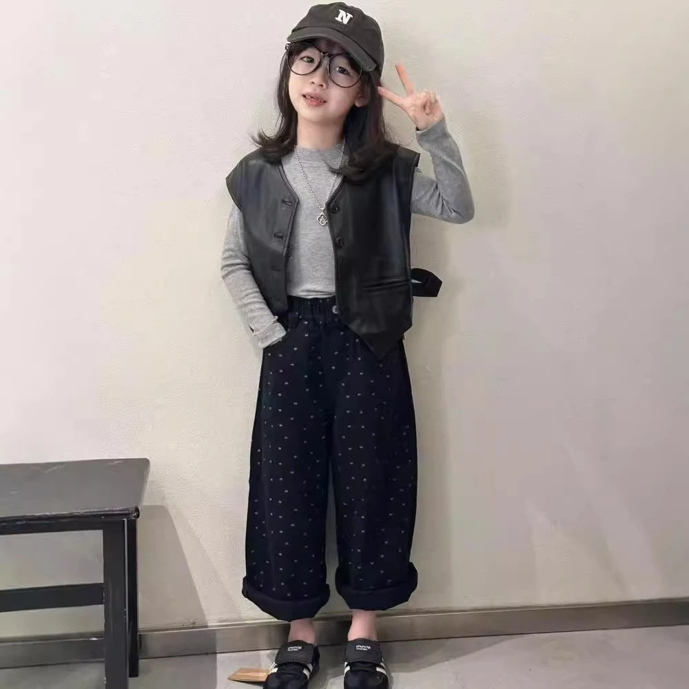 女童装新款春季秋装女孩女童套装时髦打底衫爆款皮衣马甲牛仔裤潮
