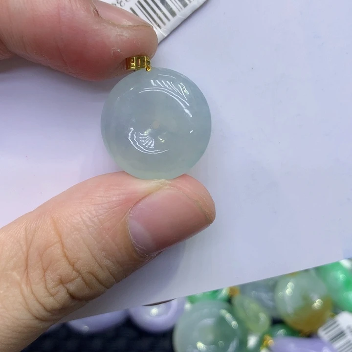 颈饰18K金镶嵌翡翠