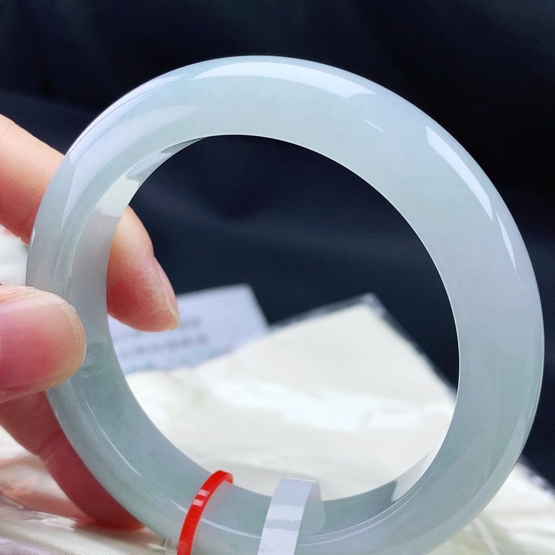 翡翠手镯未镶嵌57圈