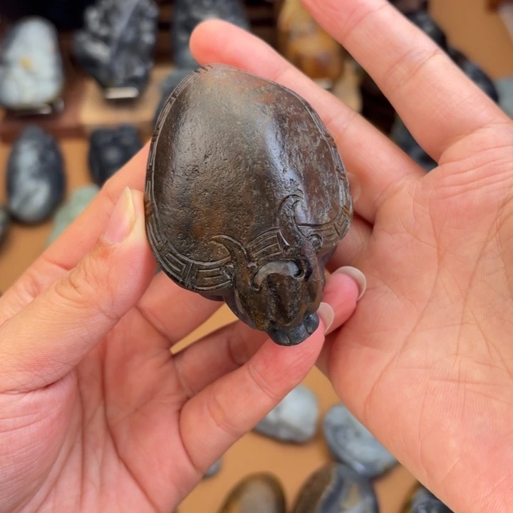 阿***鬼和田玉未镶嵌颈饰