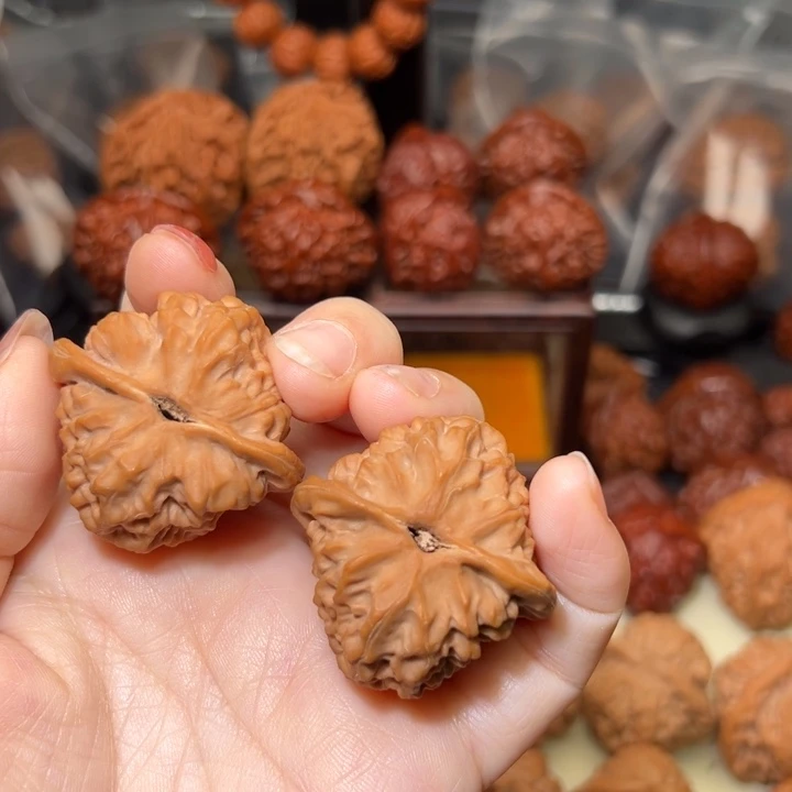 Z***K吊坠桃核哥哥哥哥哥哥哥