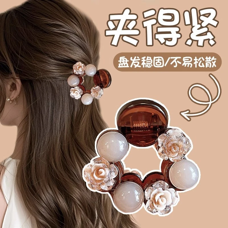 轻奢感小香风珍珠山茶花抓夹2025新款半扎发卡后脑勺发量少鲨鱼夹
