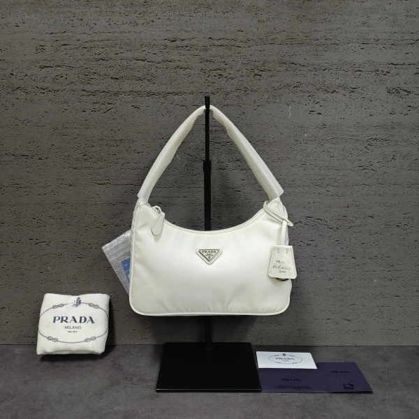 普拉达/包包/99新/市场价9999/250915zb0016