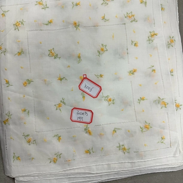 X006 手工刺绣手帕30cm方