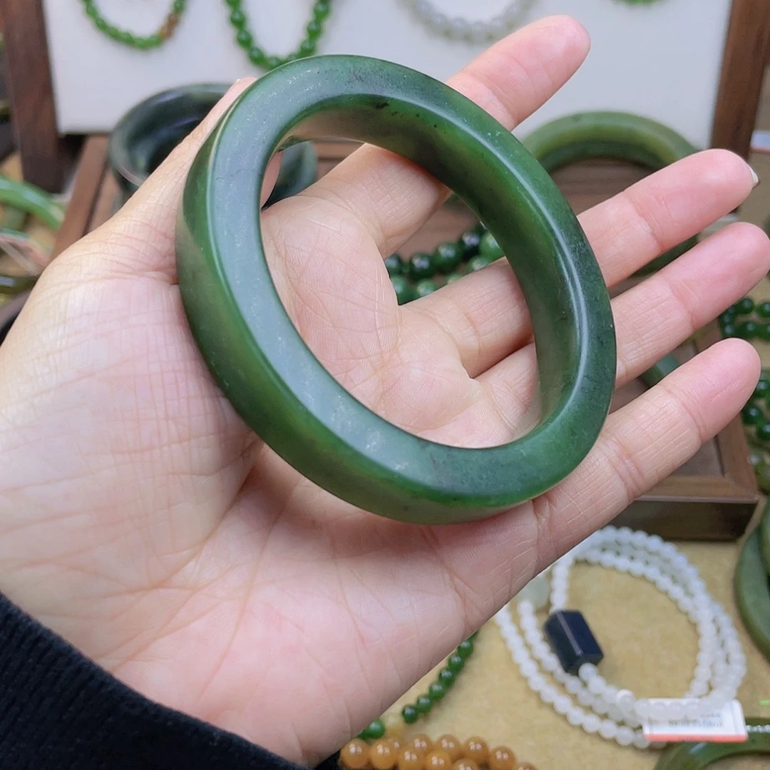 未镶嵌手镯和田玉61