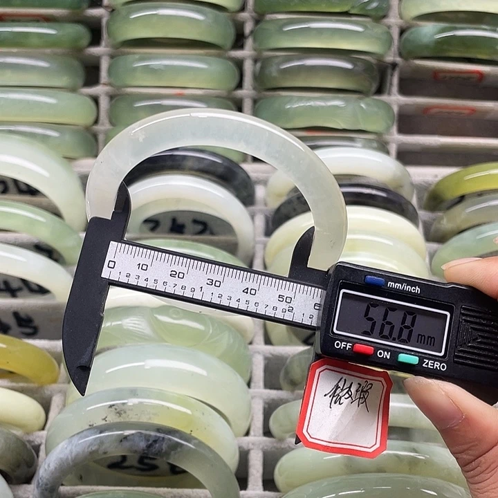 未镶嵌蛇纹石玉手镯245
