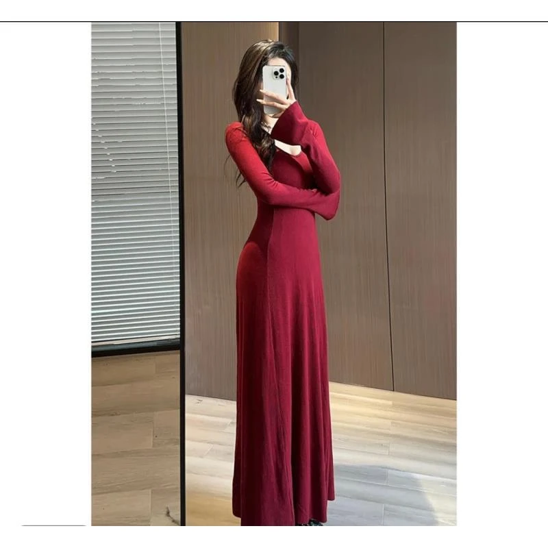 2025秋冬新款洋气衣服女法式v领连衣裙长袖加绒打底百搭上衣9815