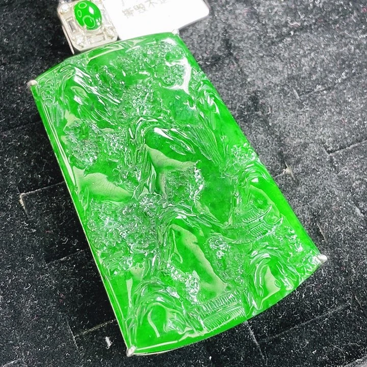 翡翠未镶嵌颈饰06