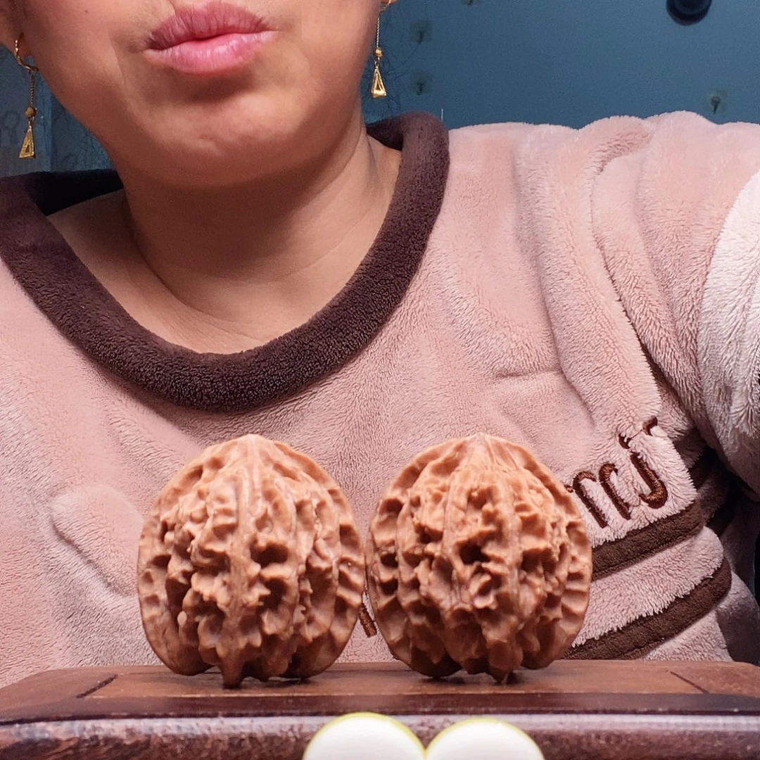 文玩核桃吊坠苹果