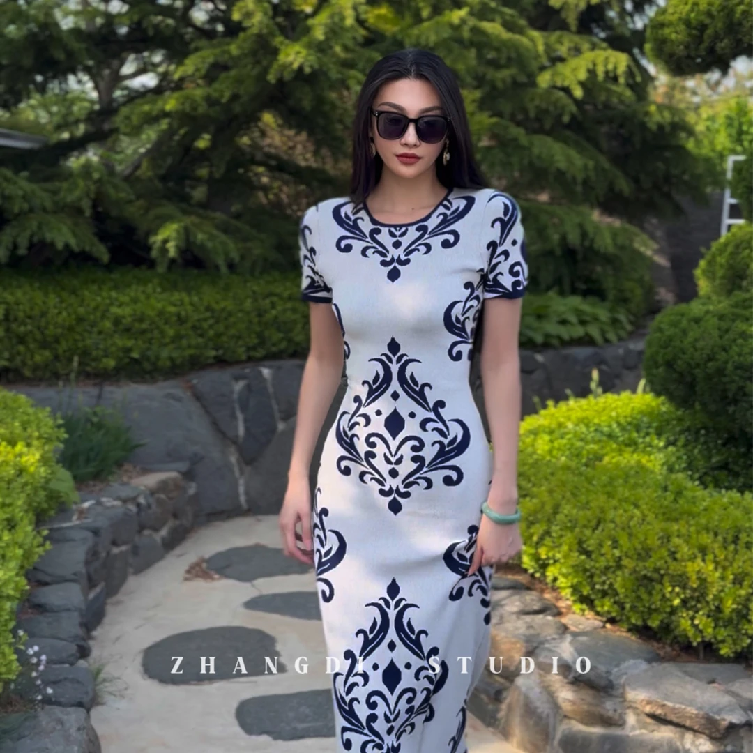 夏款优雅国风青花长款直筒连衣裙气质复古修身针织提花短袖长裙女