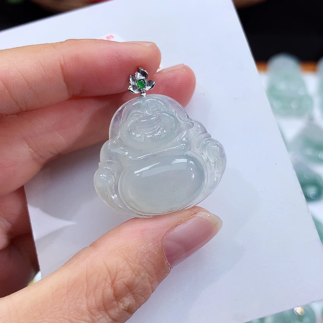 翡翠18K金镶嵌颈饰翡翠吊坠