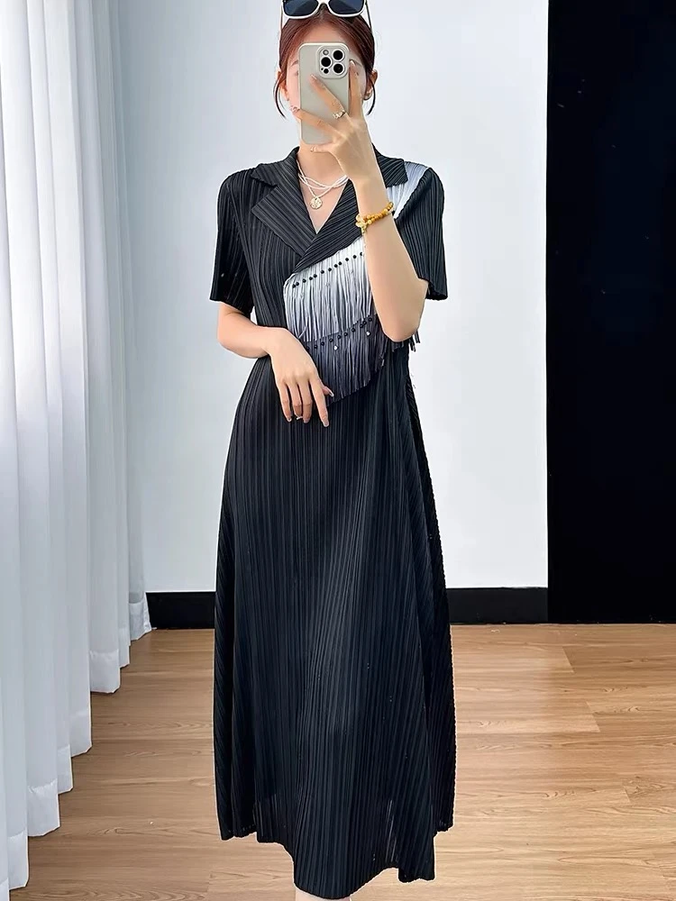 经典珍珠小香风翻领连衣裙