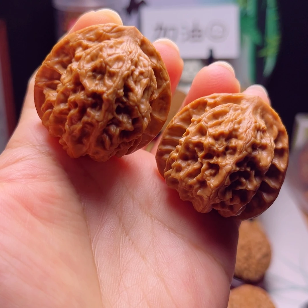 文玩核桃吊坠小众梨木台