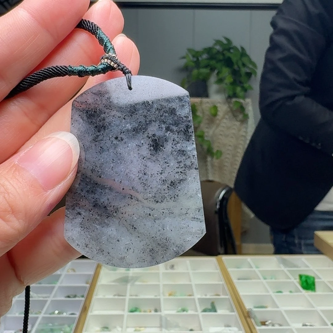 翡翠未镶嵌吊坠(赠链)天然