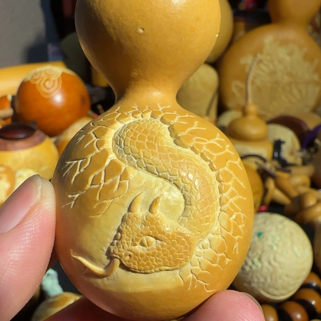 有机玻璃葫芦穿尾雕刻蛇
