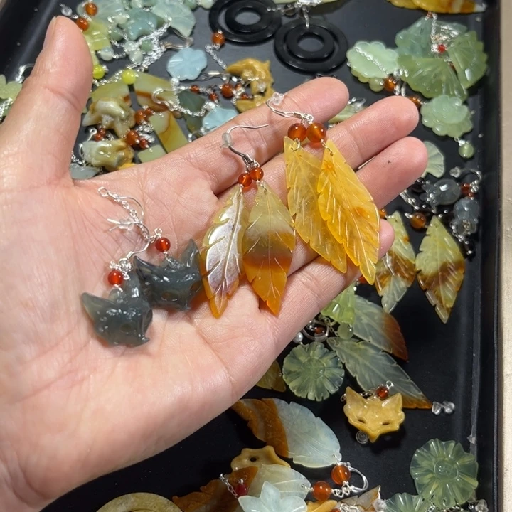 蛇纹石玉耳饰未镶嵌