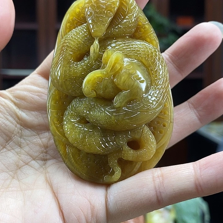 蛇纹石玉未镶嵌颈饰