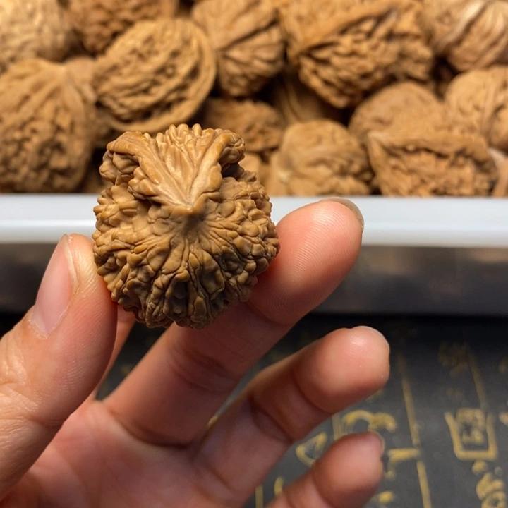 嗷***哦吊坠文玩核桃文玩核桃异形单只