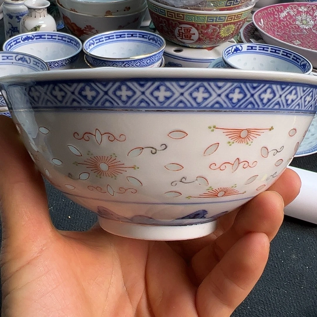 碗景德镇陶瓷青花玲珑加彩碗