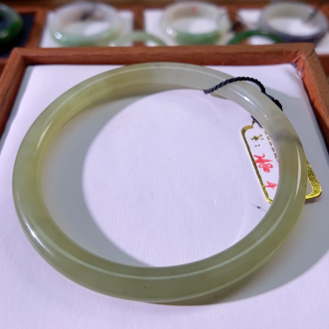 【闪购商品】未镶嵌手镯和田玉（翠青玉）