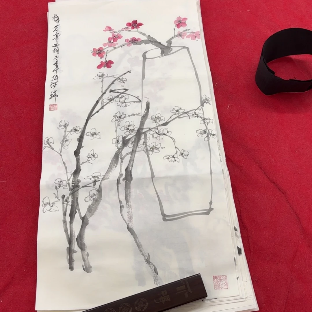国画花鸟等动物化石为主要特征